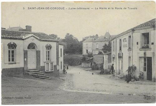 Iconographie - La Mairie et la Route de Touvois