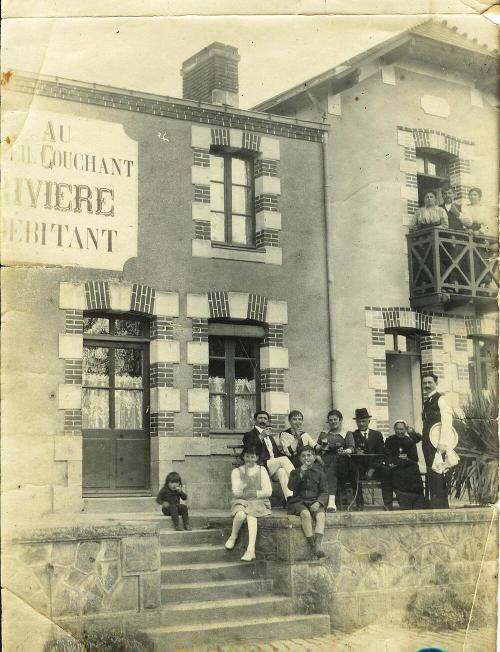 Iconographie - Café Jean-Marie Rivière, Saint-Etienne-de-Corcoué