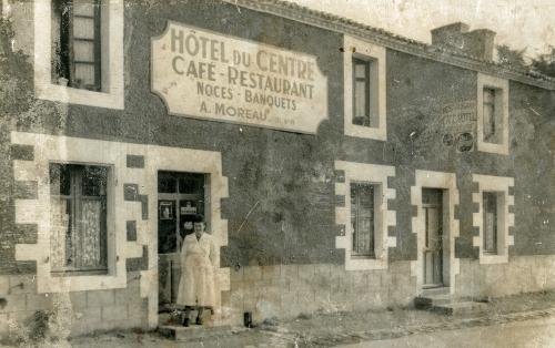 Iconographie - Hôtel du centre, Mme Moreau, Saint-Etienne-de-Corcoué