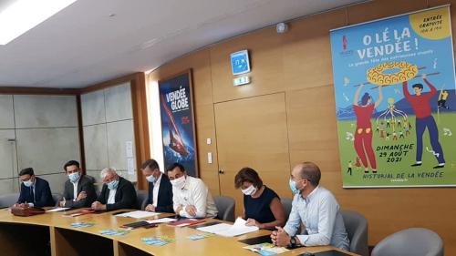 Iconographie - Conférence de presse pour O lé la Vendée