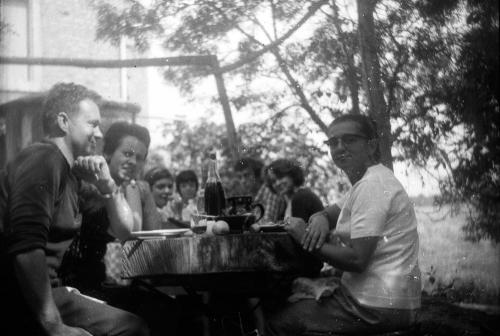 Iconographie - Repas sous l'ombrage dans le Marais poitevin