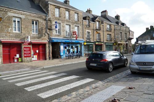 Iconographie - Place du 8 mai