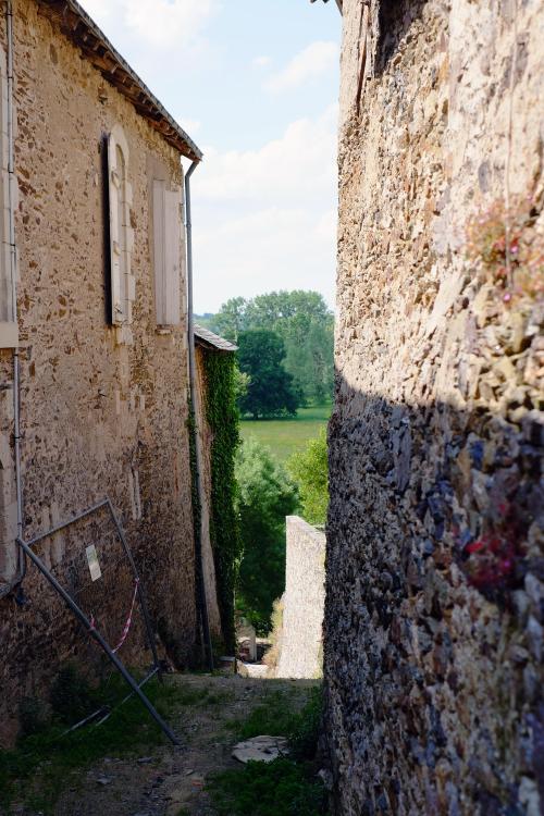 Iconographie - Ruelle vers les remparts