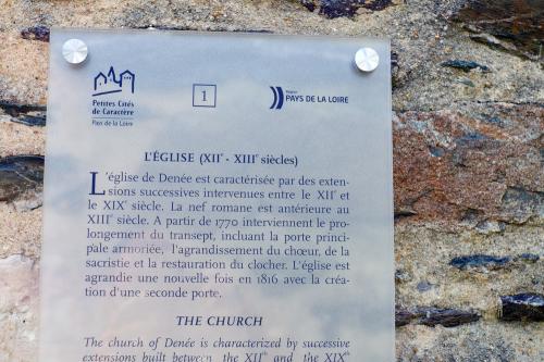 Iconographie - Panneau explicatif sur l'histoire de l'église