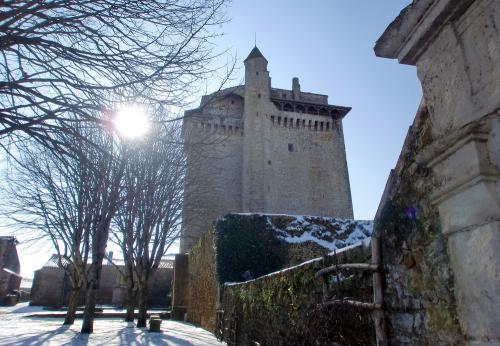 Iconographie - Neige au donjon médiéval 