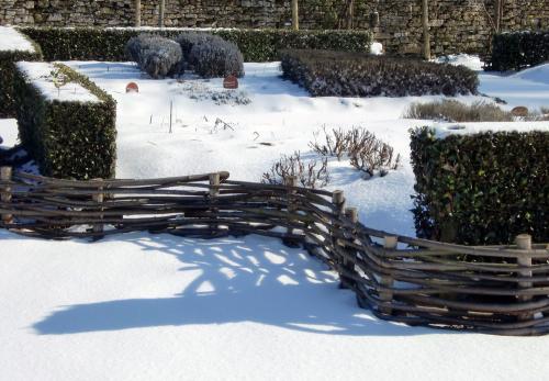 Iconographie - Le plessis du jardin médiéval enneigés