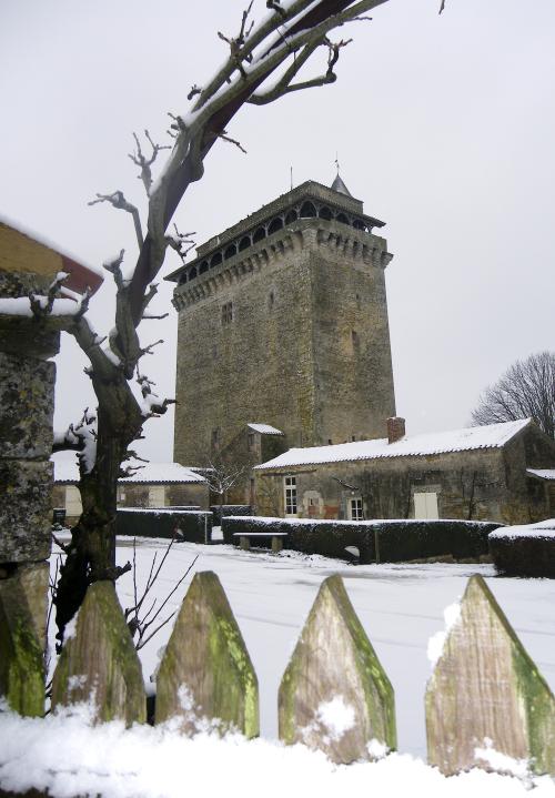 Iconographie - Neige au donjon médiéval 