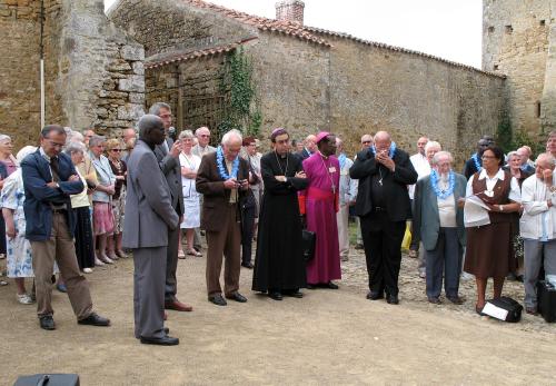 Iconographie - Cérémonie en hommage à Monseigneur Charles Gachet