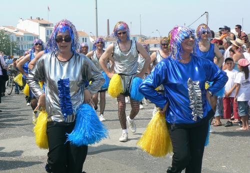 Iconographie - Fête des fleurs - Pom pom girls