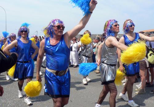 Iconographie - Fête des fleurs - Pom pom girls