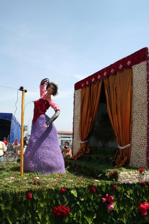 Iconographie - Fête des fleurs - Le Moulin Rouge