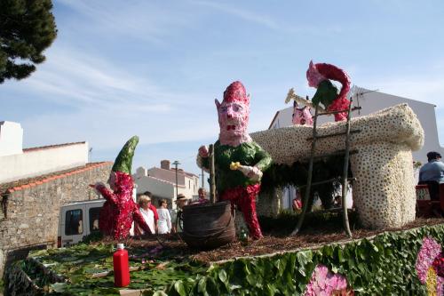 Iconographie - Fête des fleurs - La Roche aux Fras pas soef