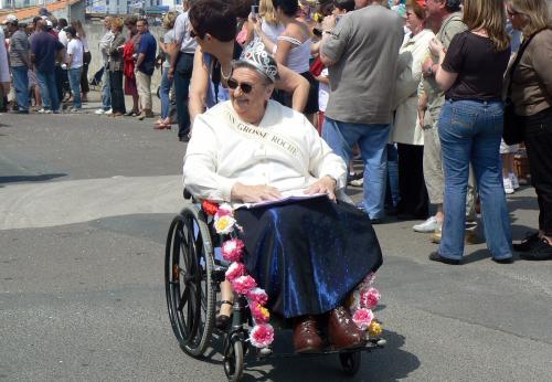 Iconographie - Fête des fleurs - Les miss du foyer logement