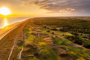 Iconographie - Coucher de soleil sur le terrain de golf