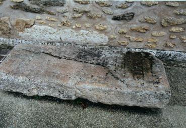 Iconographie - Pierre tombale