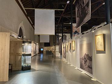 Iconographie - Exposition de Puyaudeau à l'ancienne criée