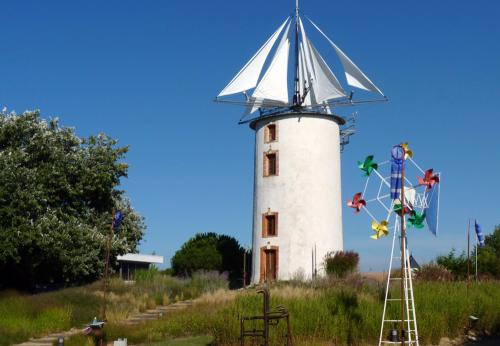 Iconographie - L'ancien moulin Thibaud devenu Jardin du vent