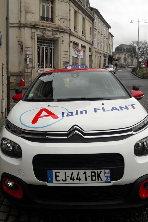 Iconographie - Véhicule de l'auto-école Alain Flant