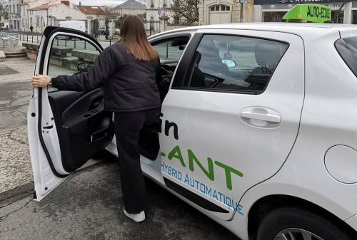 Iconographie - Véhicule de l'auto-école Alain Flant