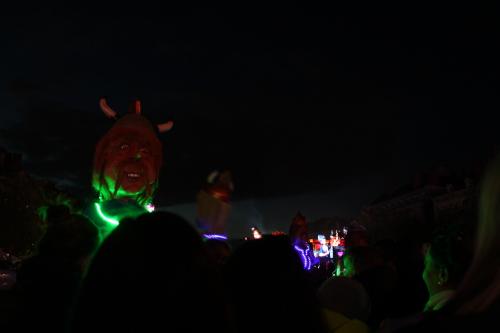 Iconographie - Char défilant pendant le carnaval de nuit 