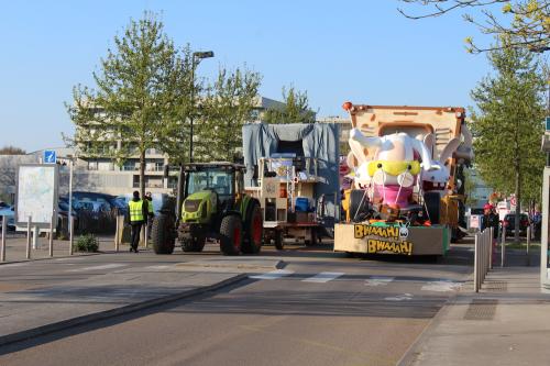 Iconographie - Convoi des chars vers le cours Saint André