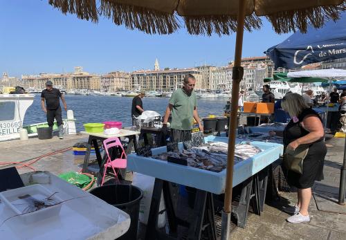 Iconographie - Marchands de poissons au Vieux Ports