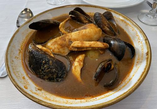 Iconographie - Assiette de bouillabaisse au restaurant Miramar