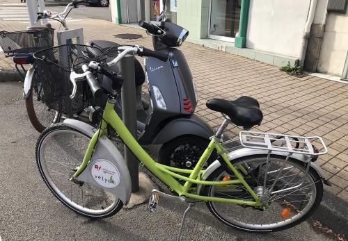 Iconographie - Stationnement vélos scooters