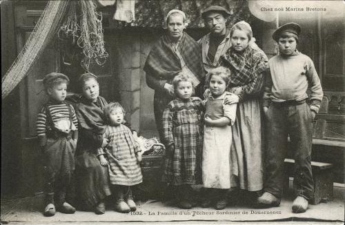 Iconographie - La famille d'un pêcheur sardinier de Douarnenez