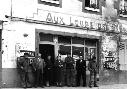 Iconographie - Le bar Aux Loups des Mer