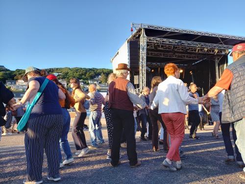 Iconographie - Ronde durant le concert de Fécamp Grand’Escale