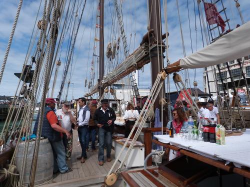 Iconographie - Réception à bord du Marité organisée par l’OPCI