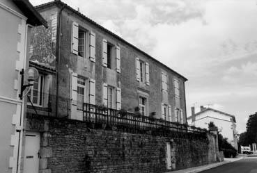 Iconographie - Façade de l'ancien presbytère