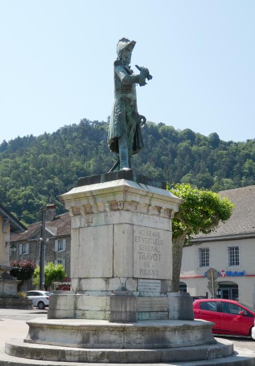 Iconographie - Statue du général Travot