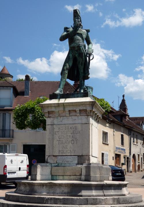 Iconographie - Statue du général Travot