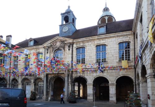 Iconographie - Façade de la mairie