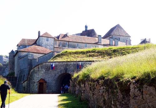 Iconographie - Le Château de Joux - L'entrée du fort