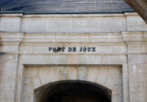 Iconographie - Le Château de Joux - L'entrée du fort