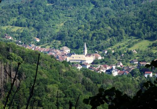 Iconographie - Vue sur Mouthier-Haute-Pierre