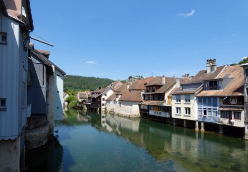 Iconographie - Maisons au bord de la Loue