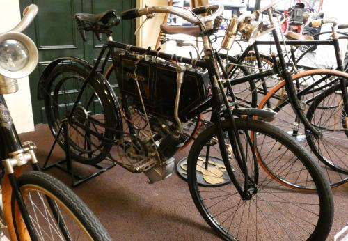 Iconographie - Musée Peugeot - Motobicyclette 150 cm3 Zedel, 1901