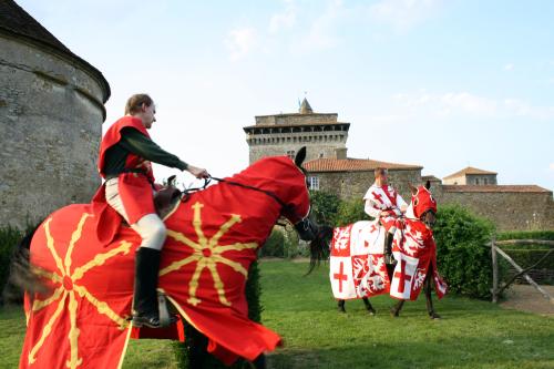 Iconographie - Fête médiévale au donjon - Cavaliers