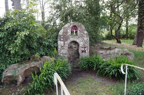 Iconographie - La fontaine miraculeuse de Fréligné