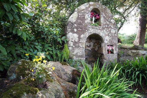 Iconographie - La fontaine miraculeuse de Fréligné