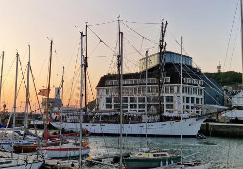 Iconographie - Fête pour les 100 ans du Marité - Le Marité à quai