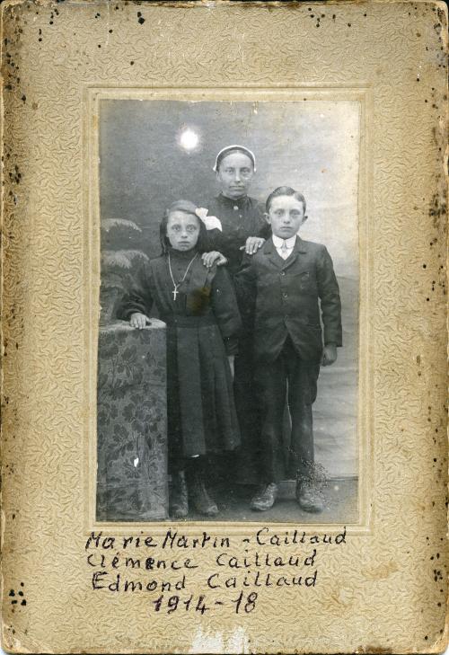 Iconographie - Marie Martin-Caillaud et ses deux enfants