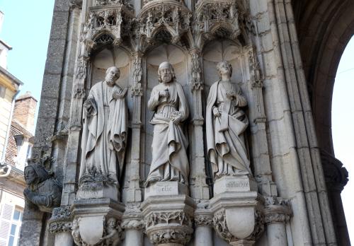Iconographie - Statues de l'église Notre-Dame, XIIIe et XIVe