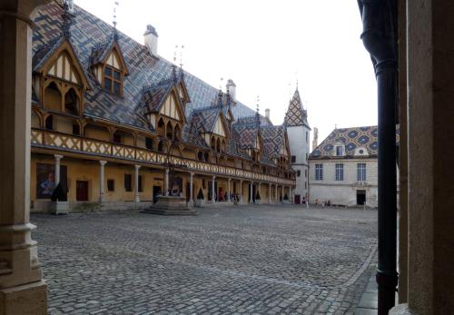 Iconographie - Hospices de Beaune - La cour