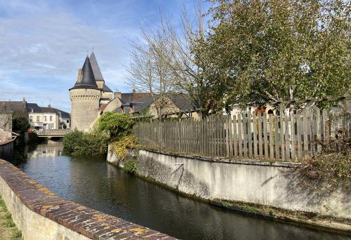 Iconographie - La porte Saint-Julien vue de l'Huisne