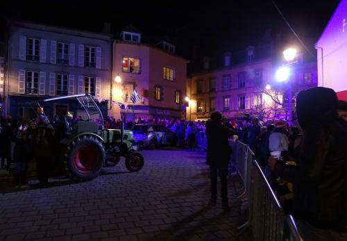 Iconographie - Aux Gras, la foule attendant le départ du Den Paolig